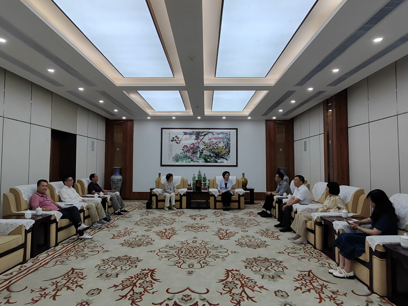 美国华人互助会一行到访省侨办